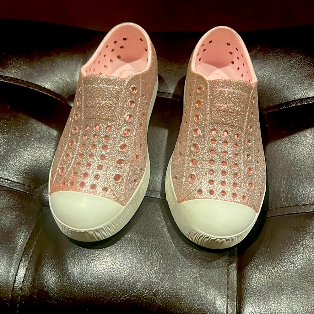 Native pink bling Children size 11 slip on shoes